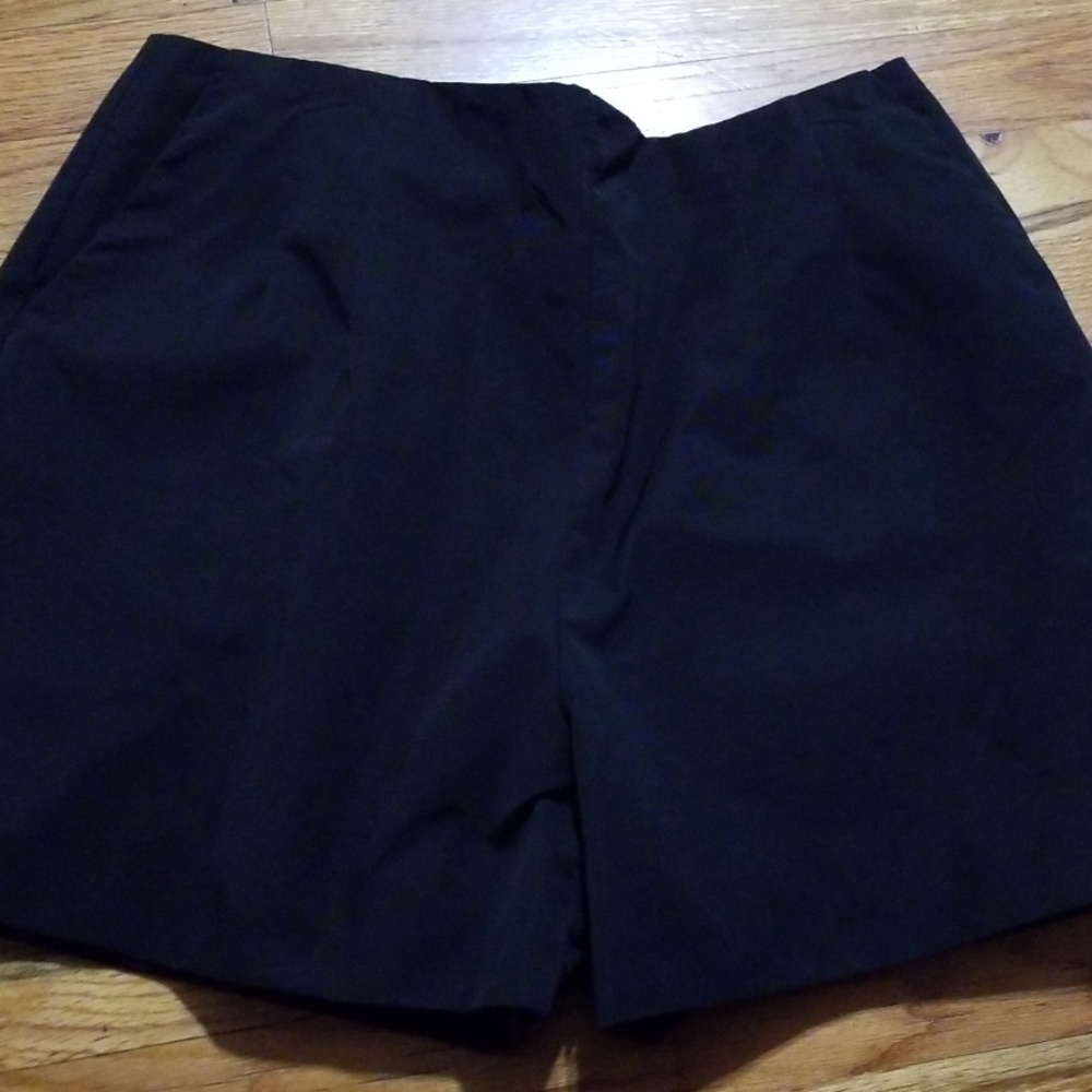 Shorts - Picture 3 of 3